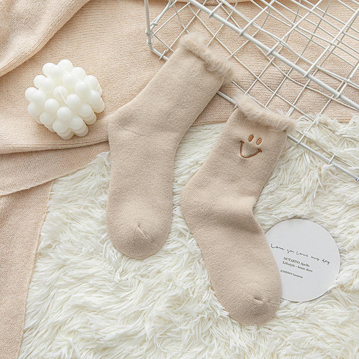 NEW THICKENED SMILEY FACE EMBROIDERED SOCKS
