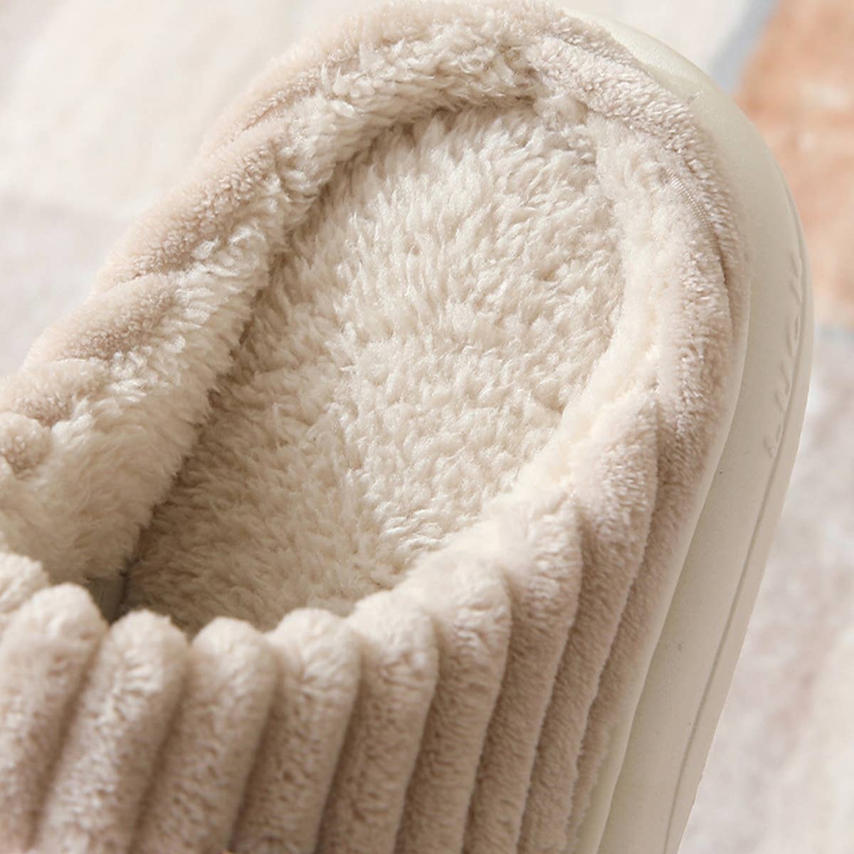 Checkered Fuzzy Warm Slippers – Cozy & Stylish