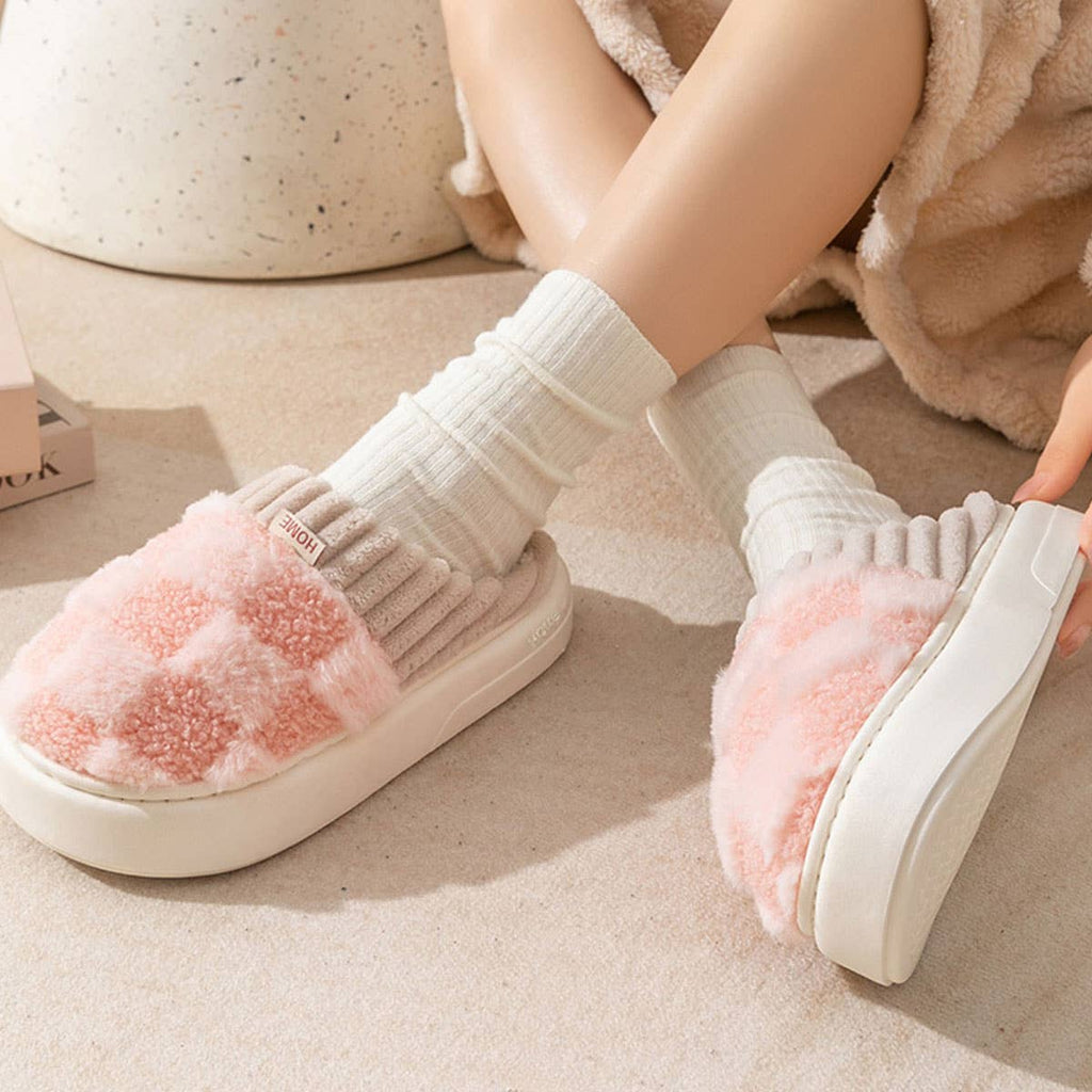 Checkered Fuzzy Warm Slippers – Cozy & Stylish