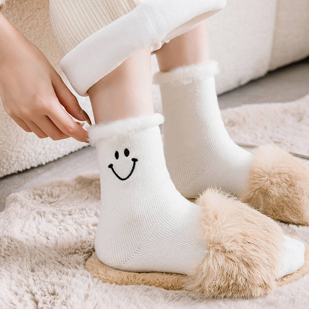 NEW THICKENED SMILEY FACE EMBROIDERED SOCKS