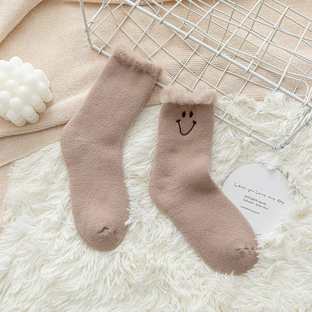 NEW THICKENED SMILEY FACE EMBROIDERED SOCKS