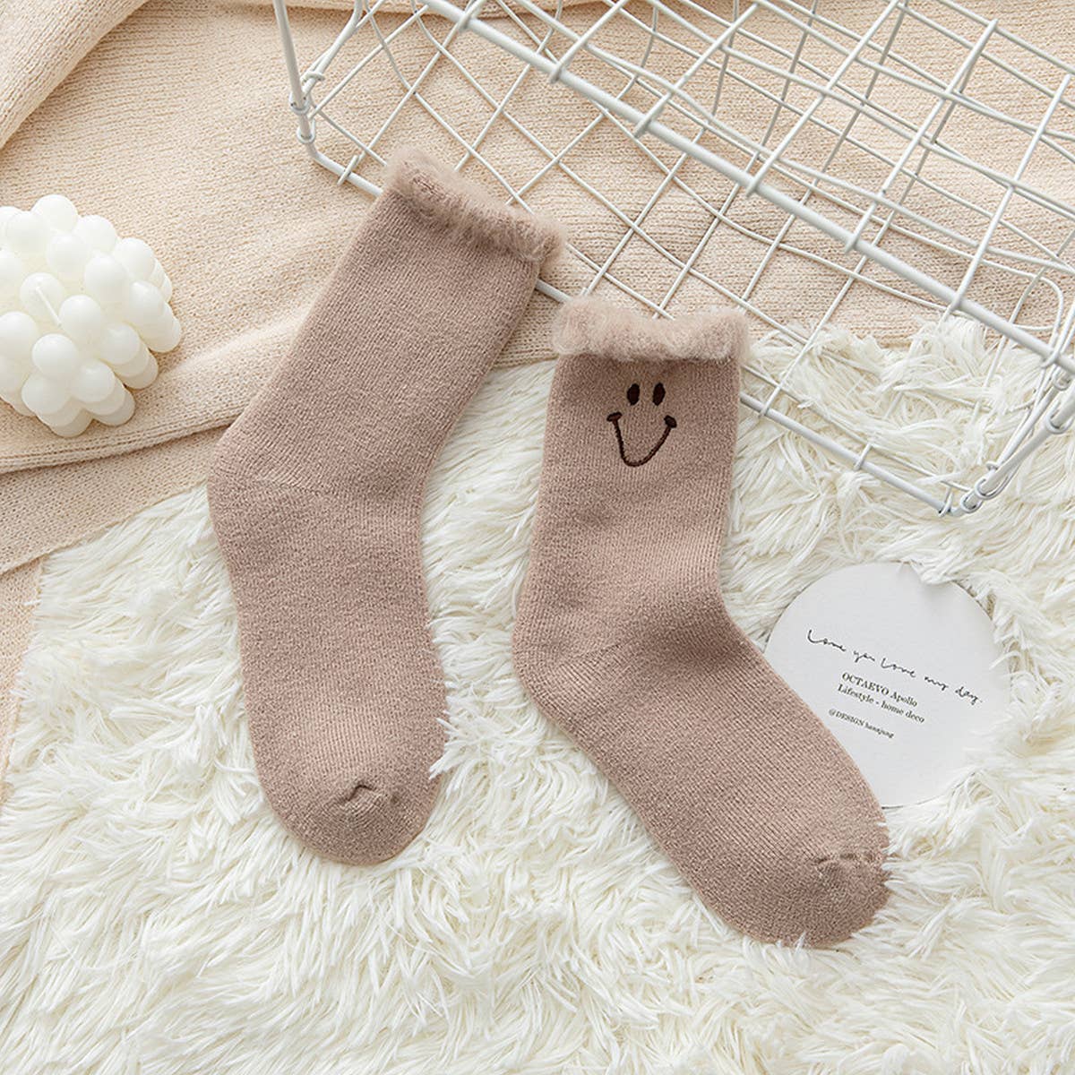 NEW THICKENED SMILEY FACE EMBROIDERED SOCKS