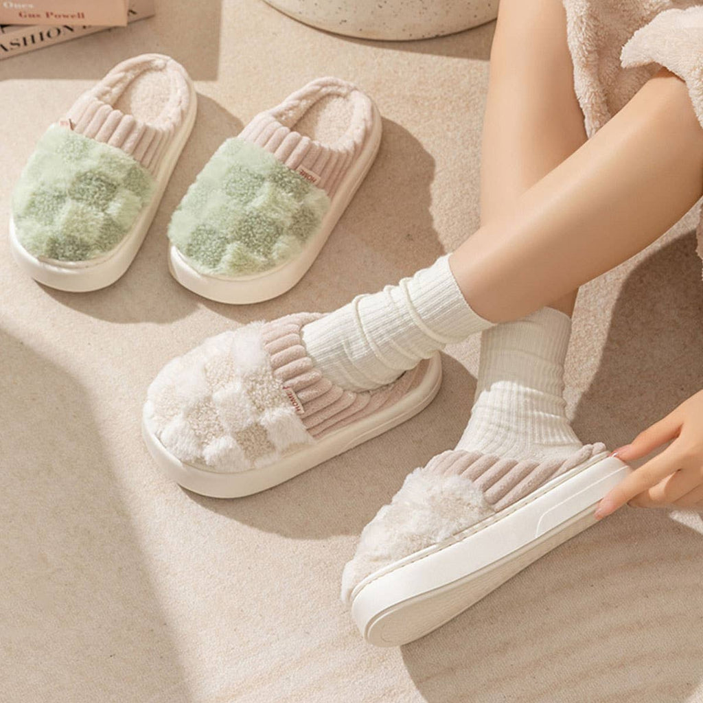 Checkered Fuzzy Warm Slippers – Cozy & Stylish