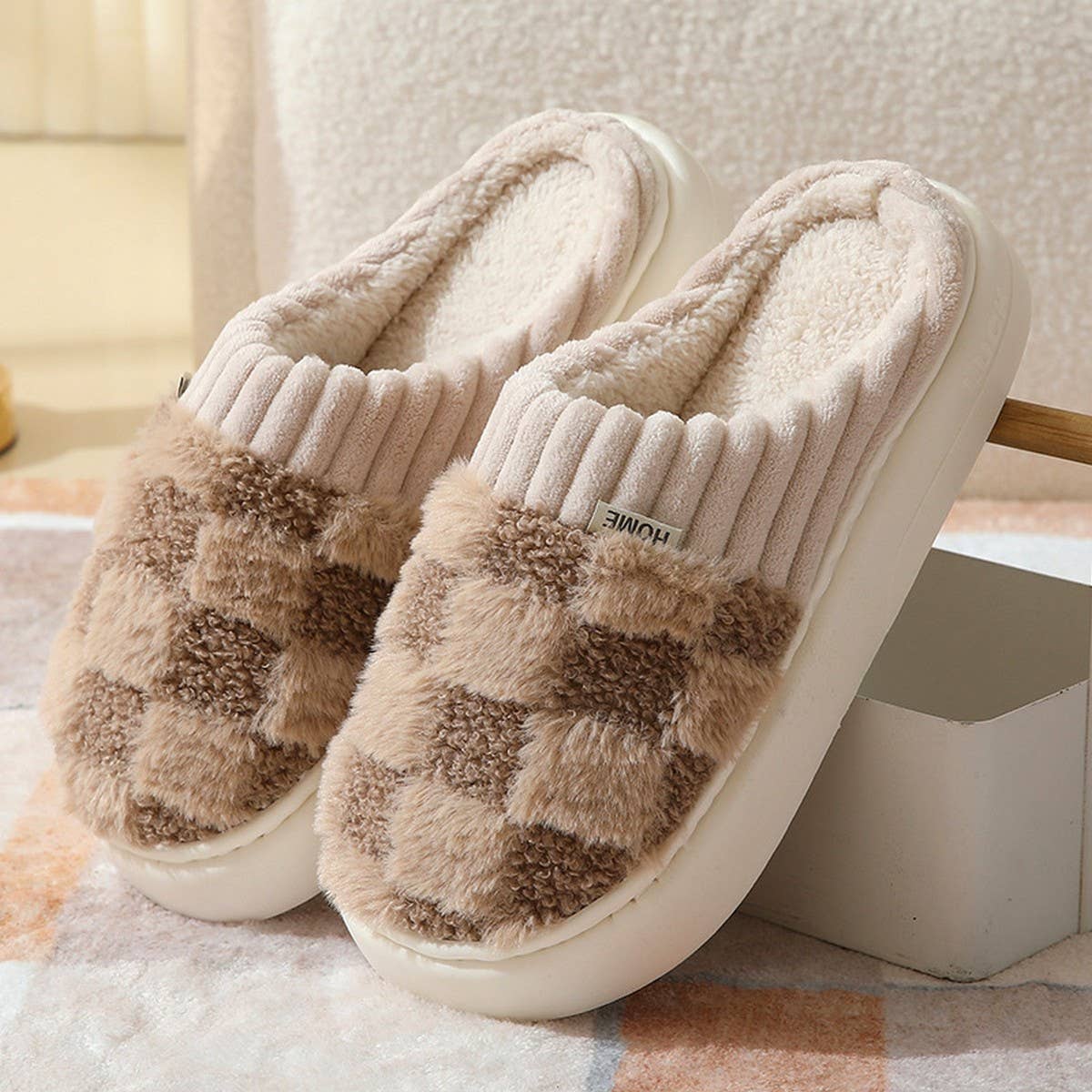 Checkered Fuzzy Warm Slippers – Cozy & Stylish